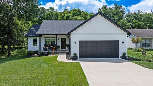 2776 Apple Valley Dr, Howard, OH, 43028-9681 | Card Image