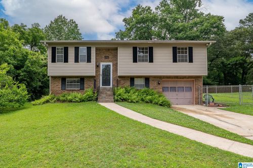 202 Gardenview Ln, GARDENDALE, AL, 35071-2311 | Card Image
