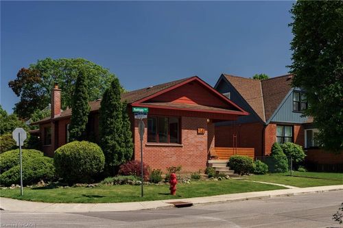 141 Rothsay Avenue, Hamilton, ON, L8M3G5 | Card Image