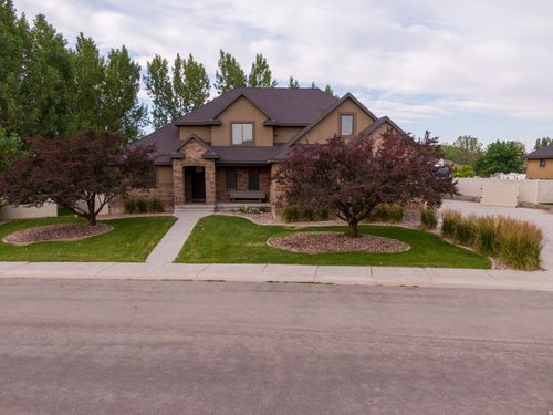 3565 W 1350 N, Vernal, UT, 84078-4554 | Card Image