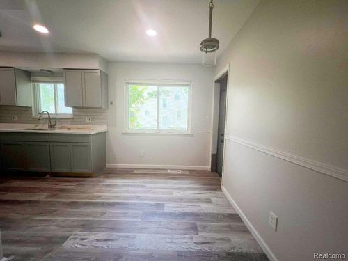 6211 Penrod St, Detroit, MI, 48228-3871 | Card Image