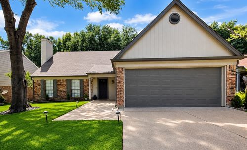 4325 Winchester Ct, Grand Prairie, TX, 75052-1515 | Card Image