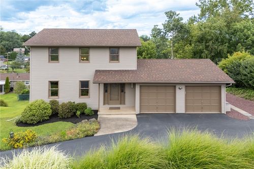 2121 Eugene St, EASTON, PA, 18045-2815 | Card Image