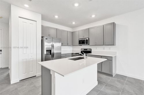 3783 Harborside Ave, Fort Pierce, FL, 34946-2010 | Card Image