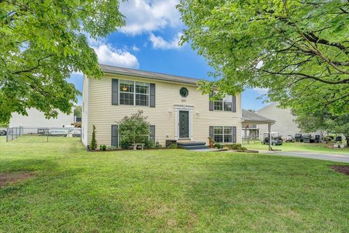 908 Samantha Cir, Roanoke, VA, 24019-5306 | Card Image
