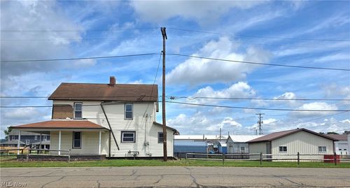 2380 S Lawn Ave, Coshocton, OH, 43812-2801 | Card Image