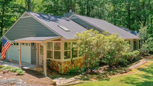 48 Puma Ln, Murphy, NC, 28906-6151 | Card Image