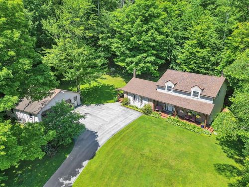 82 Button Rd, Saint Albans, VT, 05478-9754 | Card Image