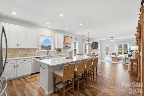 331 Ox Bow Cir, Mount Holly, NC, 28120-2511 | Card Image