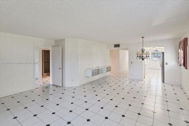 APT-101F - 12701 Sw 13 Th St, Condo with 2 bedrooms, 2 bathrooms and null parking in Pembroke Pines FL | Image 8