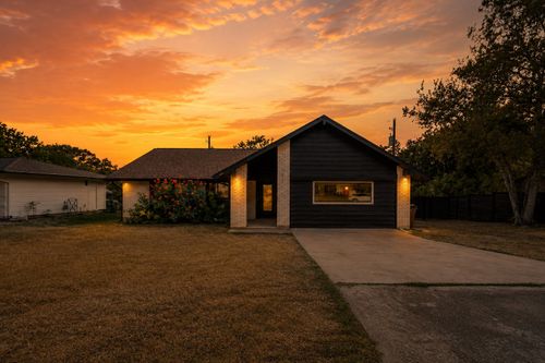 7304 Hartnell Drive, Austin, TX, 78723 | Card Image