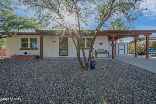 750 S Abrego Dr, Green Valley, AZ, 85614-2207 | Card Image