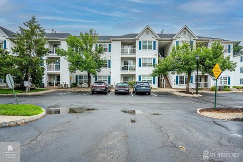 525 Waterford Dr, Edison, NJ, 08817-1901 | Card Image