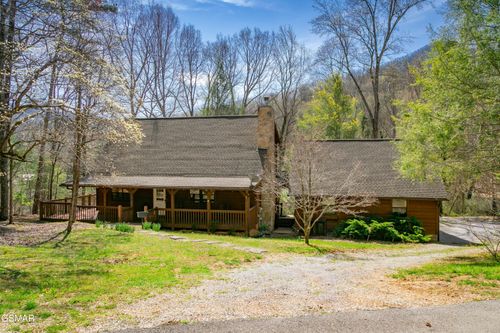 3849 Saddle Brook Way, Sevierville, TN, 37862-8298 | Card Image
