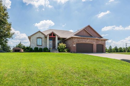 1701 E Elk Ridge Ave, Goddard, KS, 67052-8585 | Card Image