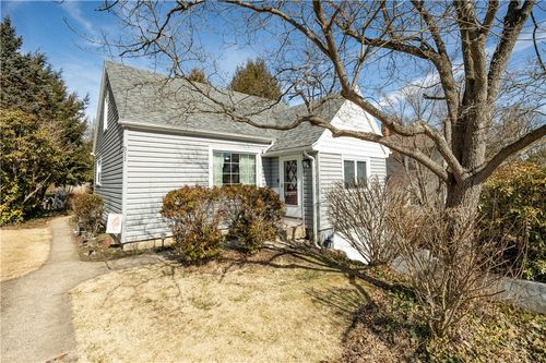 511 E Garfield Ave, New Castle, PA, 16105-2412 | Card Image
