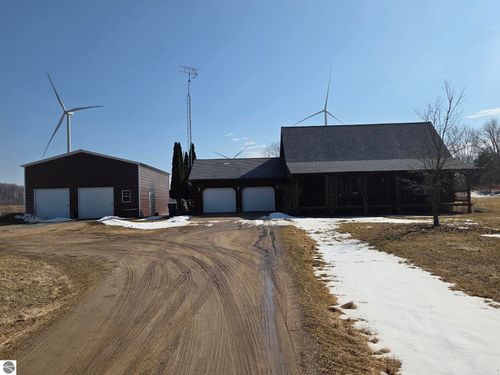 2264 N Littlefield Rd, Weidman, MI, 48893-9784 | Card Image