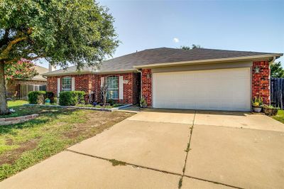 420 Reagan Lane, House other with 4 bedrooms, 2 bathrooms and null parking in Burleson TX | Image 3