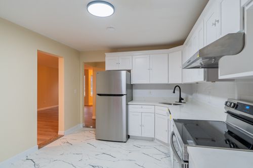 208-208 Castlewood Dr, Bloomfield, CT, 06002-1370 | Card Image