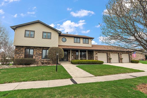 16748 Richards Dr, Tinley Park, IL, 60477-6553 | Card Image