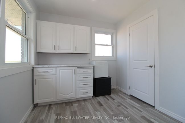 45 John St N, House other with 3 bedrooms, 2 bathrooms and 4 parking in Zurich ON | Image 29