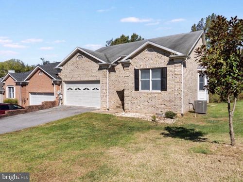 43 Bon Aire Dr, Shepherdstown, WV, 25443-4586 | Card Image