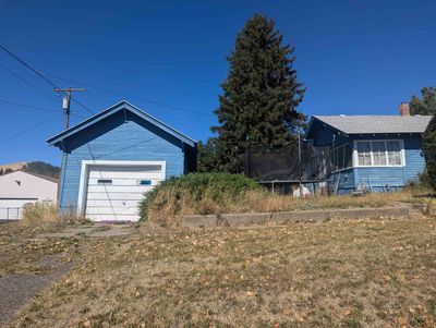 605 N Broadway St, Home with 2 bedrooms, 1 bathrooms and null parking in Tekoa WA | Image 1