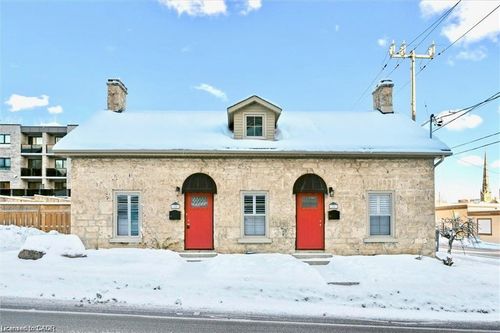 16-18 St Andrews St, Cambridge, ON, N1S1M4 | Card Image