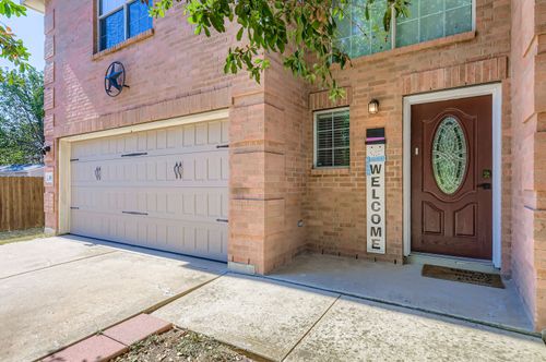 411 Meadow Park Dr, Georgetown, TX, 78626-6361 | Card Image