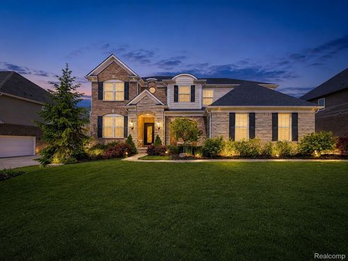 24503 Scenic Dr, South Lyon, MI, 48178-7110 | Card Image