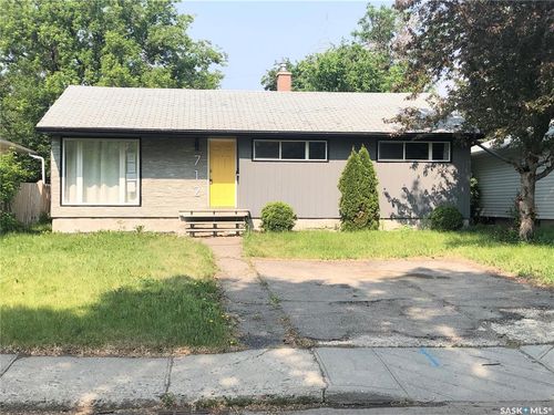 712 Empress St, Regina, SK, S4T5C8 | Card Image