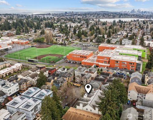 unit-208-9221 Interlake Ave N, Seattle, WA, 98103-3342 | Card Image