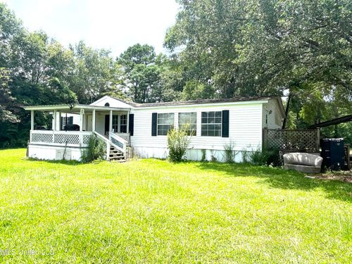 9 W Ridge Ln, Carriere, MS, 39426-7301 | Card Image