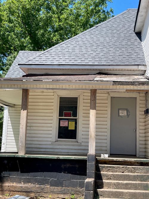 203 Poplar St, Gaffney, SC, 29341-1824 | Card Image