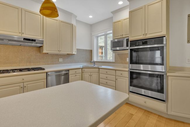 APT-3 - 24 Dean Rd, Condo with 2 bedrooms, 2 bathrooms and 2 parking in Brookline MA | Image 15