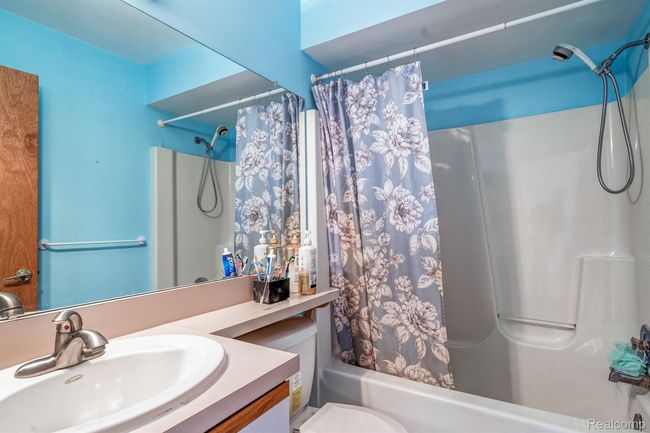 24593 Redwing Dr, House other with 4 bedrooms, 3 bathrooms and null parking in Novi MI | Image 22