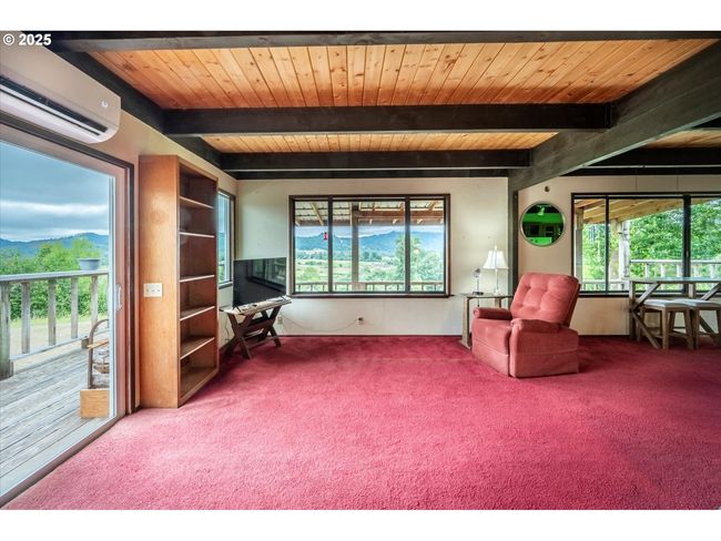 Living Room | Image 8