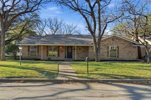 925 Mountain Ter, Hurst, TX, 76053-4140 | Card Image