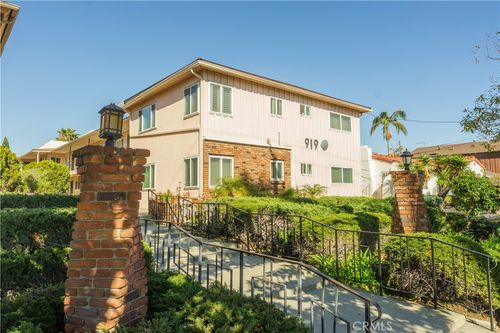 4-919 E La Palma Dr, Inglewood, CA, 90301 | Card Image