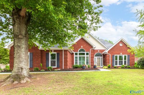 2707 Bronte Cir Se, Owens Cross Roads, AL, 35763-8676 | Card Image