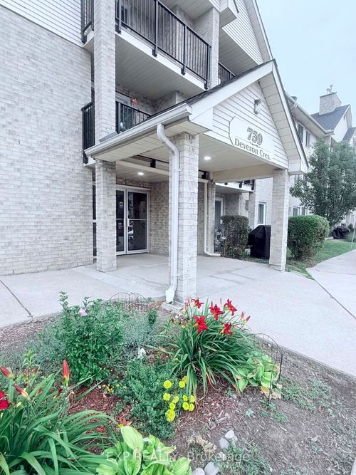 210 - 739 Deveron Cres, Condo with 2 bedrooms, 1 bathrooms and 1 parking in London ON | Card Image