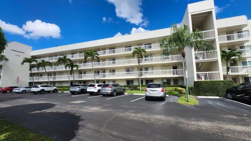 414-3146 Via Poinciana, Lake Worth, FL, 33467-1995 | Card Image