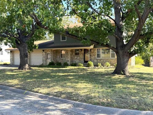 1010 14th St, Clay Center, KS, 67432-2754 | Card Image