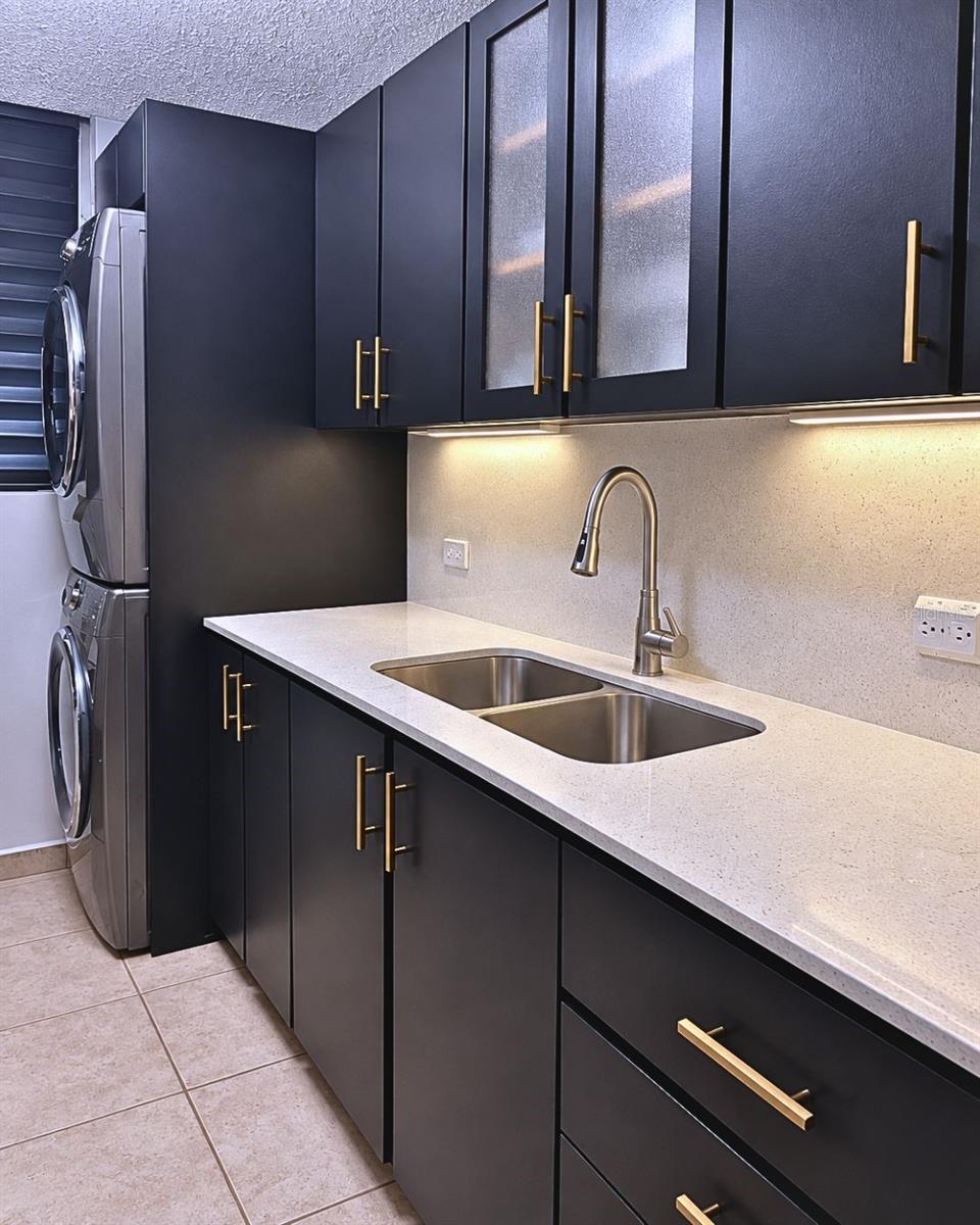 Residential for sale in SAN JUAN, 170 Av. Arterial Hostos CONDOMINIO PARQUE CENTRO, EDIFICIO UCAR, 1082 m²