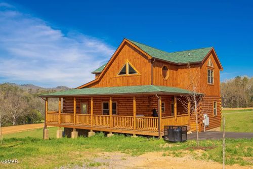 3730 Heritage Hills Dr, Pigeon Forge, TN, 37863-3825 | Card Image