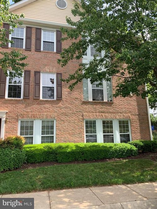 7919-7919 Foxcrest Ct, POTOMAC, MD, 20854-3758 | Card Image