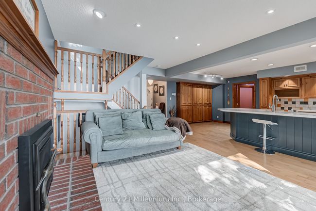 8 Willow Dr, House other with 5 bedrooms, 4 bathrooms and 3 parking in Tiny ON | Image 6