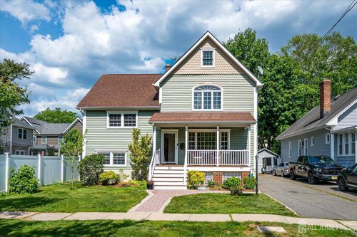 21 Thomas Street, Metuchen, NJ, 08840 | Card Image