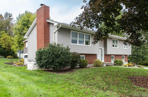 44 Alpert Dr, Wappingers Falls, NY, 12590-4619 | Card Image