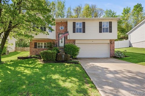 68 Sparrow Point Cir, Fenton, MO, 63026-5529 | Card Image
